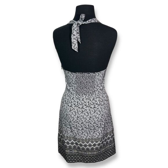 EUC Athleta Go Anywhere Halter Dress Sleeveless Black White Casual Dress Sz 6 - Picture 2 of 8
